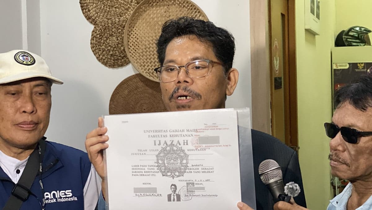 Bonatua Sebut KPU Bakal Buka Ijazah Jokowi ke Publik Pekan Depan Bonatua Sebut KPU Bakal Buka Ijazah Jokowi ke Publik Pekan Depan