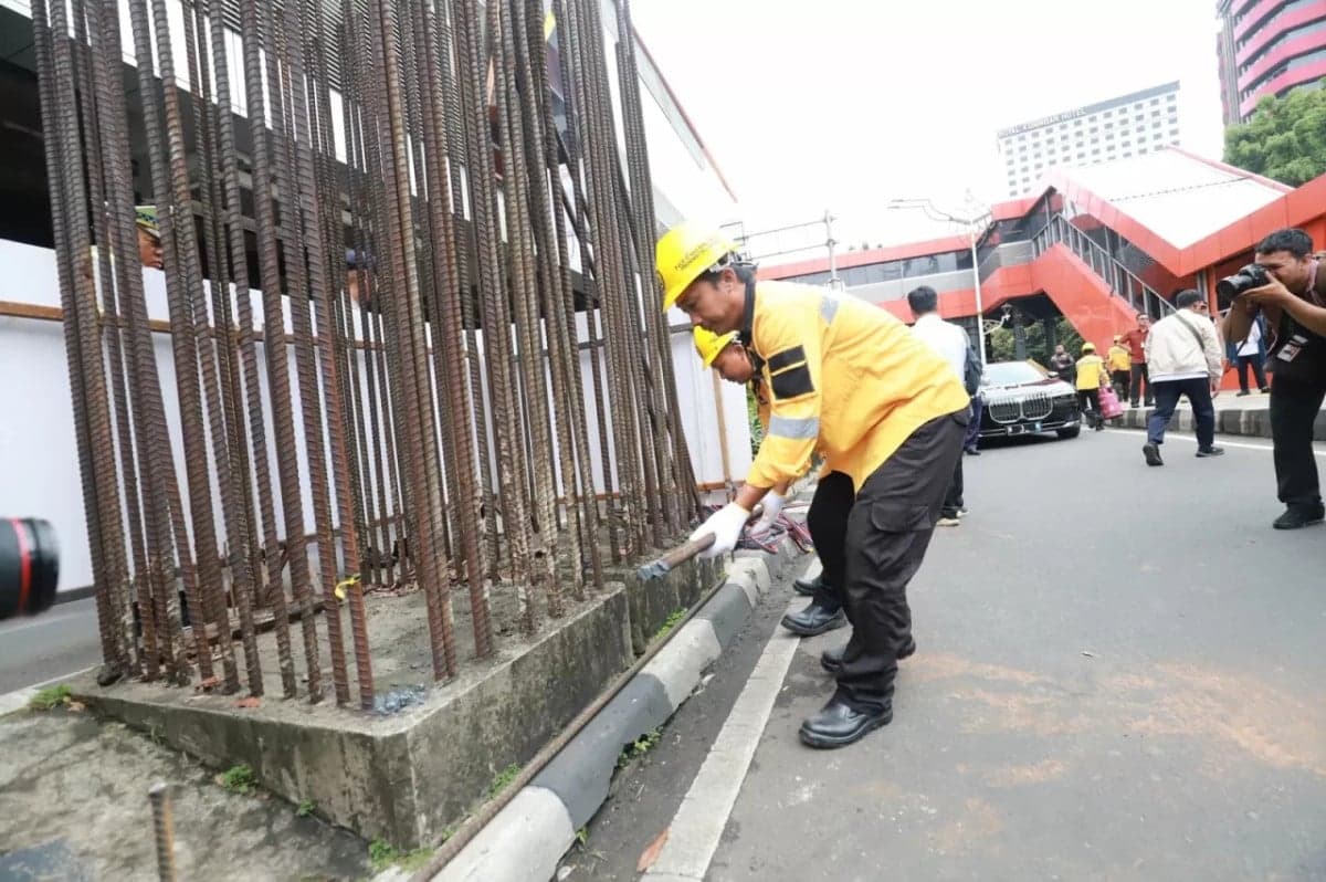 Pramono Minta Pembongkaran Tiang Monorel di Jalan Rasuna Said Dikebut Pramono Minta Pembongkaran Tiang Monorel di Jalan Rasuna Said Dikebut