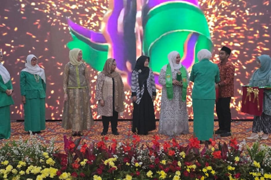 Sulis Ajak Perempuan Fatayat NU Tingkatkan Kapasitas Diri dan Kuatkan Peran Ibu Sulis Ajak Perempuan Fatayat NU Tingkatkan Kapasitas Diri dan Kuatkan Peran Ibu