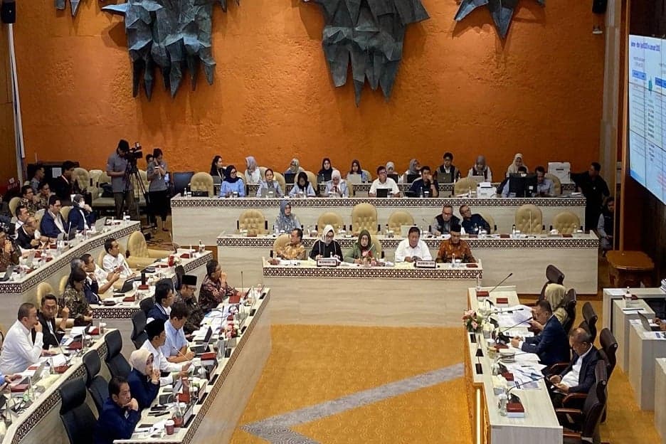 Mensos: 54 Juta Warga Miskin Belum Terima PBI JK, Tapi Ada 15 Juta Warga Mampu Justru Menerima Mensos: 54 Juta Warga Miskin Belum Terima PBI JK, Tapi Ada 15 Juta Warga Mampu Justru Menerima