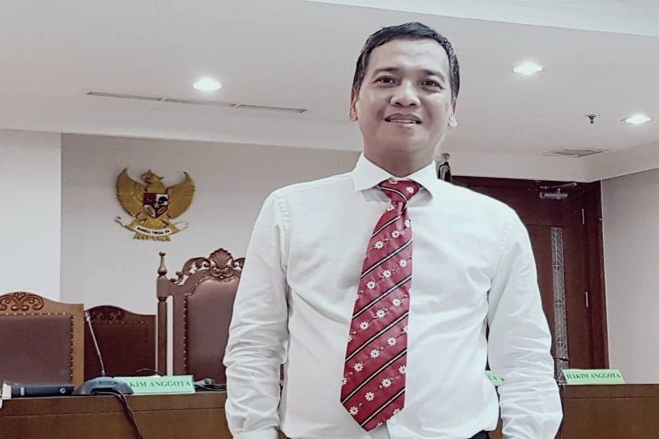 Pasar Modal dalam Jerat Kejahatan Sistemik Pasar Modal dalam Jerat Kejahatan Sistemik