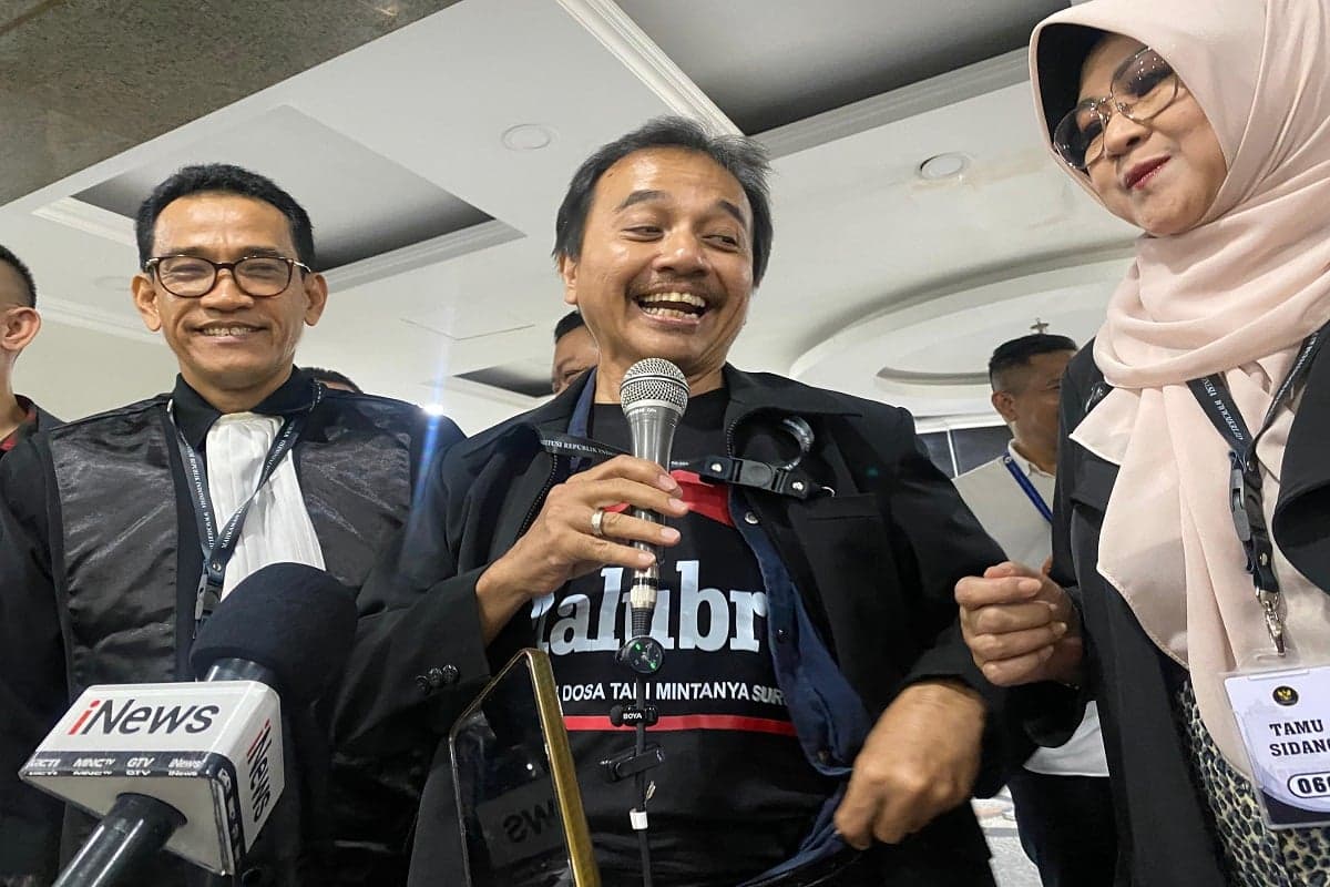 Kasus Ijazah Jokowi Diseret ke MK, Refly: Kriminalisasi Penelitian Langgar Konstitusi Kasus Ijazah Jokowi Diseret ke MK, Refly: Kriminalisasi Penelitian Langgar Konstitusi