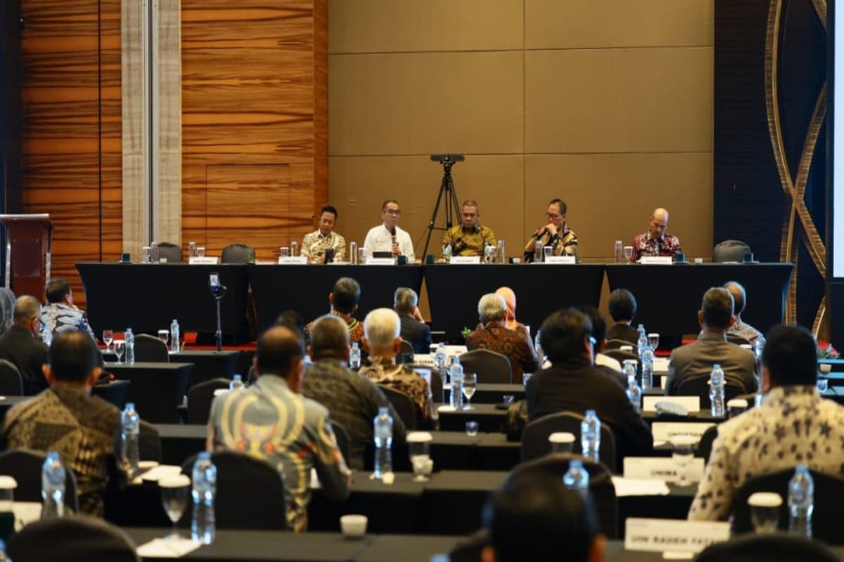 Mendiktisaintek Tekankan SNPMB 2026 Harus Bebas dari Kecurangan Mendiktisaintek Tekankan SNPMB 2026 Harus Bebas dari Kecurangan