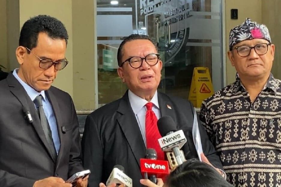 Roy Suryo Cs Ajukan 6 Ahli Soal Ijazah Jokowi, Termasuk Mantan Wakapolri Oegroseno Roy Suryo Cs Ajukan 6 Ahli Soal Ijazah Jokowi, Termasuk Mantan Wakapolri Oegroseno