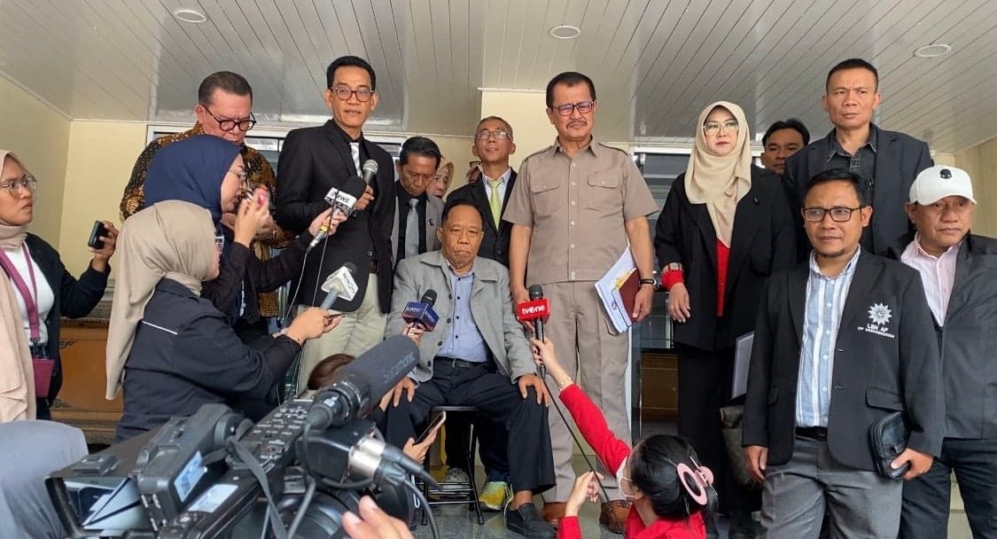 Refly Harun Sebut Mohamad Sobary Tidak Mau Meringankan Roy Suryo Cs: Beliau Ingin Membebaskan Refly Harun Sebut Mohamad Sobary Tidak Mau Meringankan Roy Suryo Cs: Beliau Ingin Membebaskan