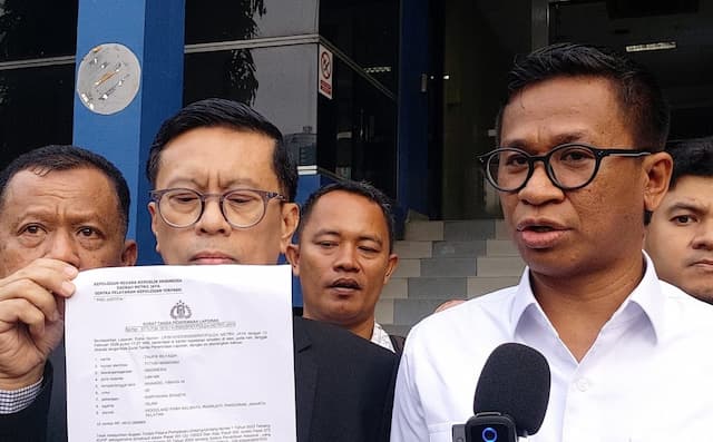 Rismon Sianipar Dilaporkan ke Polda Metro atas Dugaan Ijazah S2 dan S3 Palsu Rismon Sianipar Dilaporkan ke Polda Metro atas Dugaan Ijazah S2 dan S3 Palsu