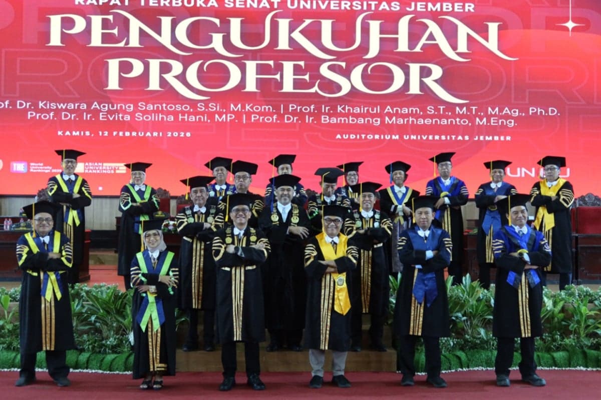 UNEJ Kukuhkan 4 Guru Besar, Jumlah Profesor Tembus 101 Orang UNEJ Kukuhkan 4 Guru Besar, Jumlah Profesor Tembus 101 Orang