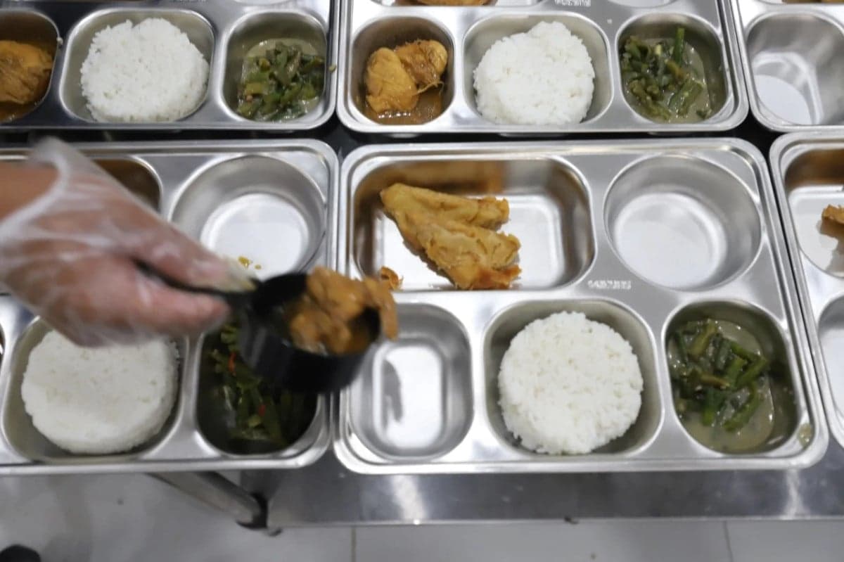 DPR Tegaskan Program MBG Tak Pakai Dana Pendidikan DPR Tegaskan Program MBG Tak Pakai Dana Pendidikan