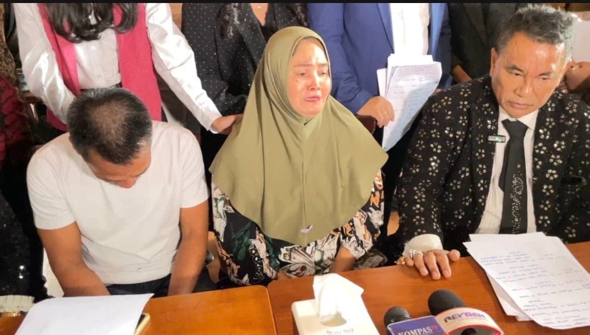 Ibunda ABK Asal Medan Menangis Minta Prabowo Bebaskan Anaknya dari Hukuman Mati Ibunda ABK Asal Medan Menangis Minta Prabowo Bebaskan Anaknya dari Hukuman Mati