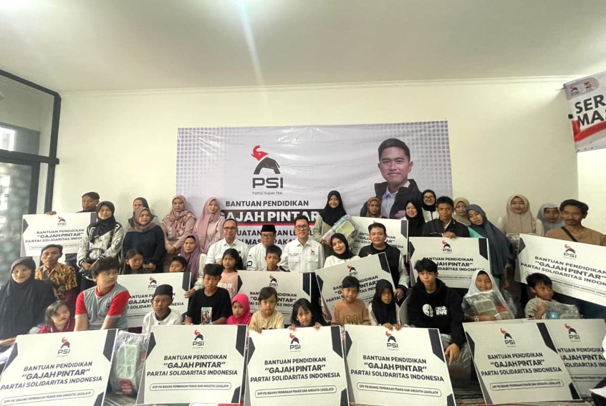 Salurkan Bantuan Gajah Pintar di Bogor, PSI Percaya Setiap Anak Berhak Dapatkan Pendidikan Berkualitas Salurkan Bantuan Gajah Pintar di Bogor, PSI Percaya Setiap Anak Berhak Dapatkan Pendidikan Berkualitas