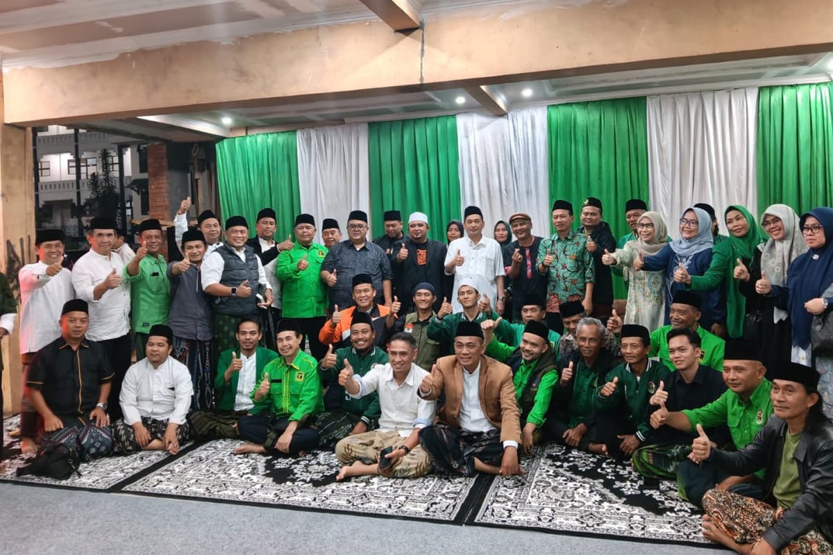 Safari Ramadan, Waketum PPP Kunjungi Sejumlah Pesantren di Bandung Safari Ramadan, Waketum PPP Kunjungi Sejumlah Pesantren di Bandung