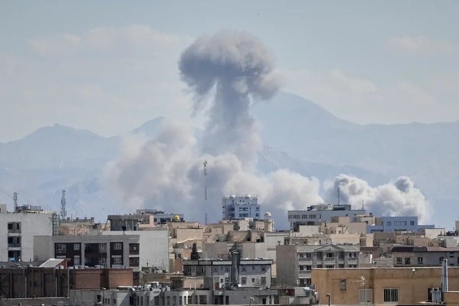 Konflik AS-Iran Berpotensi Meluas, ISI: Indonesia Harus Siap Hadapi Dampak Global Konflik AS-Iran Berpotensi Meluas, ISI: Indonesia Harus Siap Hadapi Dampak Global