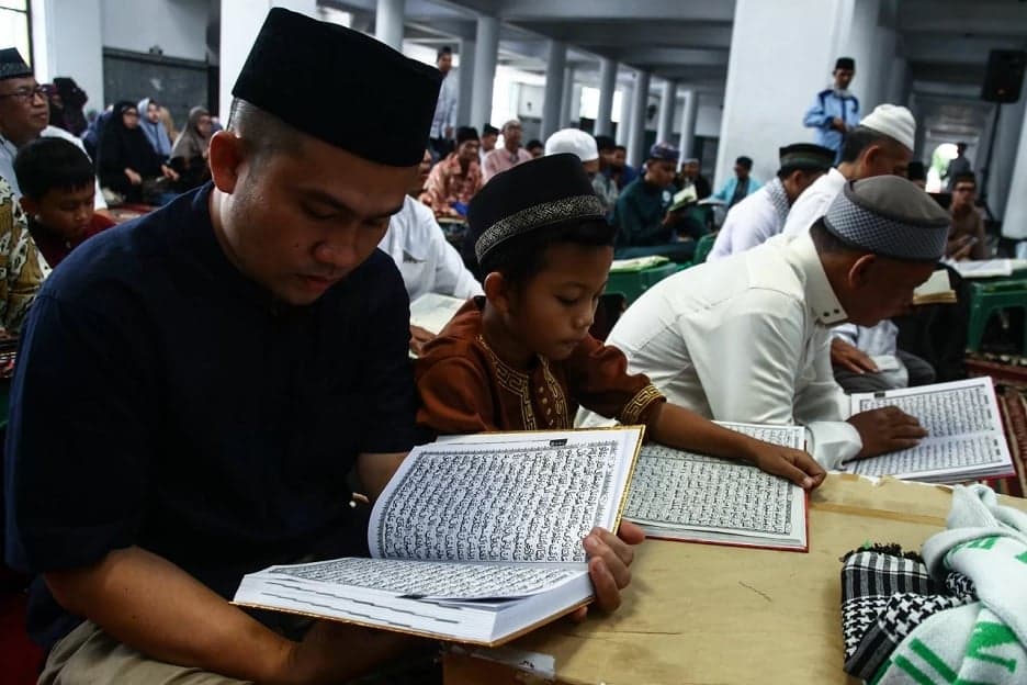 Jadwal Salat dan Imsakiyah Kota Makassar Hari Ini, 13 Ramadan 1447 H Jadwal Salat dan Imsakiyah Kota Makassar Hari Ini, 13 Ramadan 1447 H
