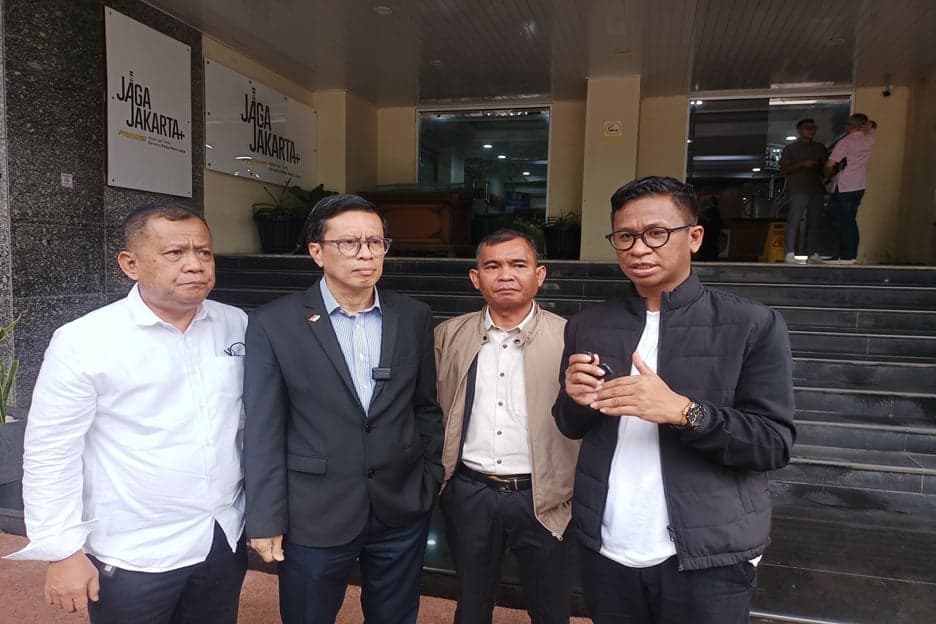 Diperiksa 4 Jam, Saksi Pelapor Dugaan Ijazah Rismon Sianipar Dicecar 26 Pertanyaan Diperiksa 4 Jam, Saksi Pelapor Dugaan Ijazah Rismon Sianipar Dicecar 26 Pertanyaan