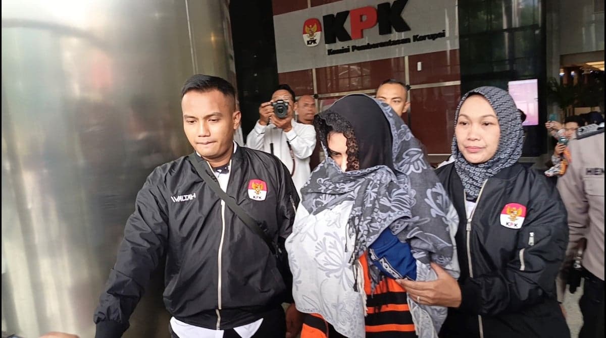 Bupati Pekalongan Fadia Arafiq Tersangka Kasus Pengadaan Jasa Outsourcing Bupati Pekalongan Fadia Arafiq Tersangka Kasus Pengadaan Jasa Outsourcing