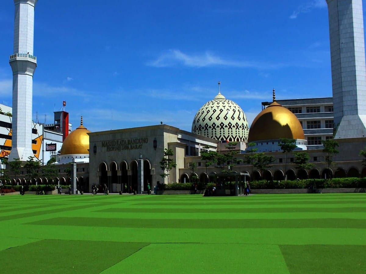 Jadwal Salat dan Imsakiyah Kota Bandung Hari Ini, 15 Ramadan 1447 H Jadwal Salat dan Imsakiyah Kota Bandung Hari Ini, 15 Ramadan 1447 H