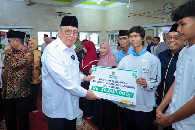 Safari Ramadan Bersama Gubernur Banten, Walkot Tangsel Berikan Bantuan untuk Masyarakat Safari Ramadan Bersama Gubernur Banten, Walkot Tangsel Berikan Bantuan untuk Masyarakat