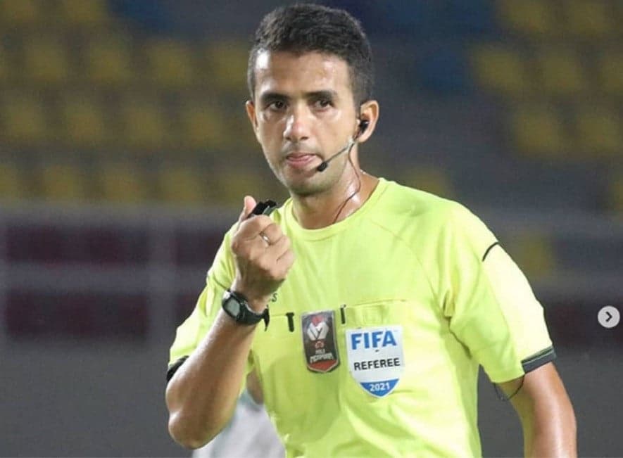 Wasit FIFA Indonesia Thoriq Alkatiri Dipukul Suporter usai Laga MU vs PSM Makassar Wasit FIFA Indonesia Thoriq Alkatiri Dipukul Suporter usai Laga MU vs PSM Makassar