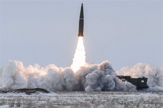 Pakar Perang Ini Ungkap Kendali Rudal Iran Diserahkan kepada Komandan Lapangan Pakar Perang Ini Ungkap Kendali Rudal Iran Diserahkan kepada Komandan Lapangan