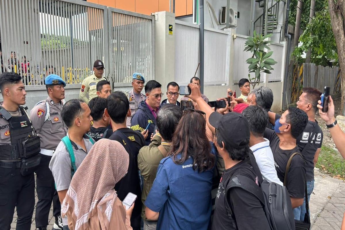 Bareskrim Ungkap Kasus Emas Ilegal, 3 Orang Jadi Tersangka Bareskrim Ungkap Kasus Emas Ilegal, 3 Orang Jadi Tersangka
