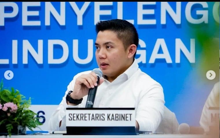 Seskab Teddy Dorong Orang Tua Batasi Akses Media Sosial bagi Anak Seskab Teddy Dorong Orang Tua Batasi Akses Media Sosial bagi Anak