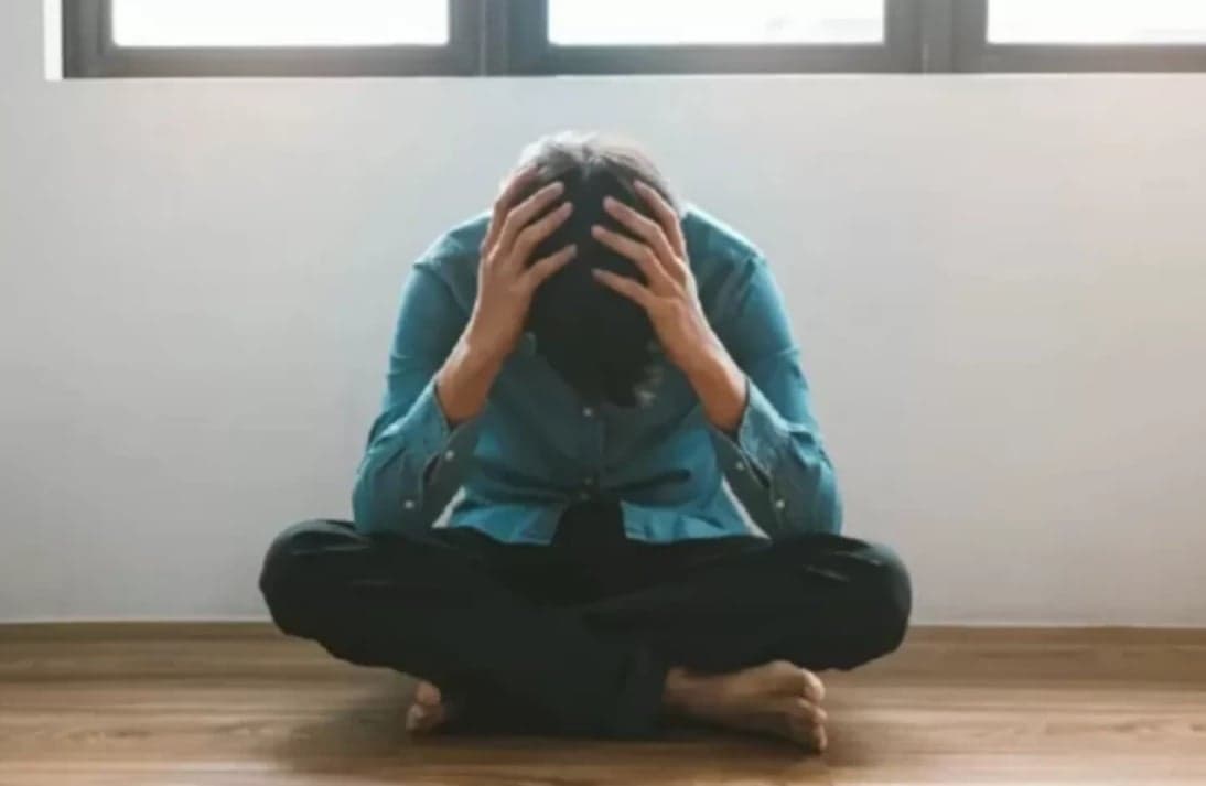 Ini Alasan Mengapa Pria Jarang Bercerita Saat Stres dan Depresi Ini Alasan Mengapa Pria Jarang Bercerita Saat Stres dan Depresi