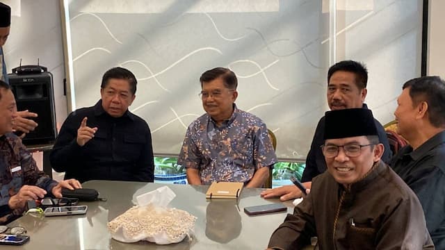 Effendi Gazali dkk Merapat ke Rumah JK, Bahas Jurang Komunikasi Effendi Gazali dkk Merapat ke Rumah JK, Bahas Jurang Komunikasi