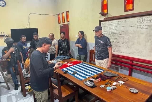 Polisi Tetapkan 5 Tersangka Pemasok Senjata Api dan Amunisi ke KKB Polisi Tetapkan 5 Tersangka Pemasok Senjata Api dan Amunisi ke KKB