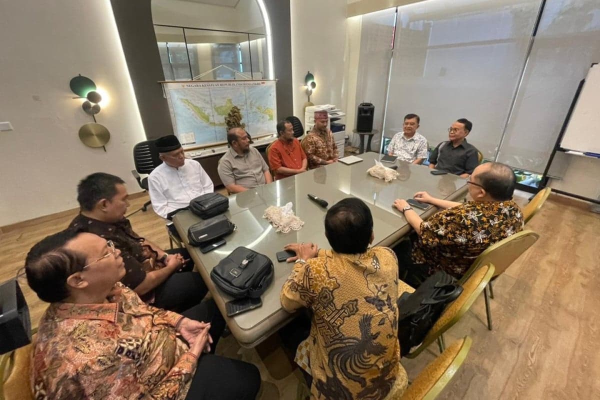 Giliran Guru Besar hingga Peneliti Ramai-ramai Kumpul di Rumah Jusuf Kalla, Ada Apa? Giliran Guru Besar hingga Peneliti Ramai-ramai Kumpul di Rumah Jusuf Kalla, Ada Apa?