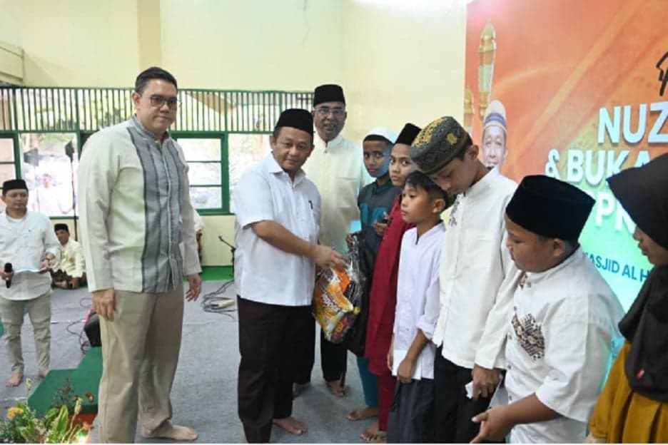 Di Nuzullul Qur'an Kosgoro 1957, Dave: Pengabdian kepada Masyarakat Harus Terus Dilakukan Di Nuzullul Qur'an Kosgoro 1957, Dave: Pengabdian kepada Masyarakat Harus Terus Dilakukan