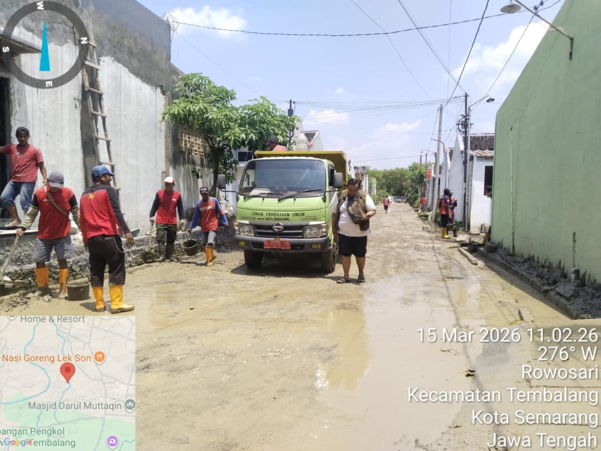 Perkuat Tanggul Dinar Indah dengan Trucuk Bambu, Mbak Agustin Gerak Cepat Atasi Banjir Serentak Perkuat Tanggul Dinar Indah dengan Trucuk Bambu, Mbak Agustin Gerak Cepat Atasi Banjir Serentak