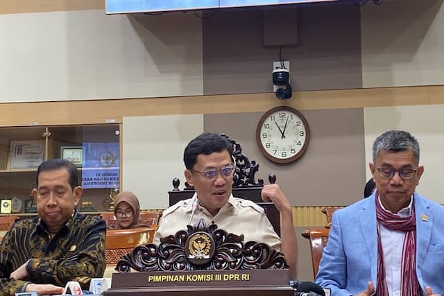 Rapat Khusus Penyiraman Air Keras Aktivis Kontras Andrie Yunus, Komisi III DPR Minta Polri Usut Tuntas Rapat Khusus Penyiraman Air Keras Aktivis Kontras Andrie Yunus, Komisi III DPR Minta Polri Usut Tuntas