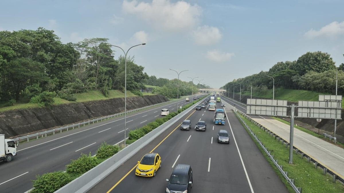 Arus Kendaraan di Tol Cipali Meningkat pada H-4 Lebaran, Rest Area Mulai Ramai Arus Kendaraan di Tol Cipali Meningkat pada H-4 Lebaran, Rest Area Mulai Ramai
