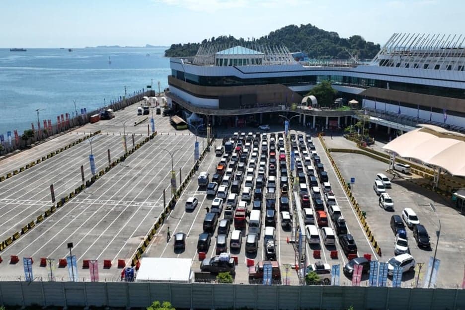 Tinjau Arus Mudik lewat Udara, Wakapolri: Penyeberangan MerakBakauheni Terkendali Tinjau Arus Mudik lewat Udara, Wakapolri: Penyeberangan MerakBakauheni Terkendali