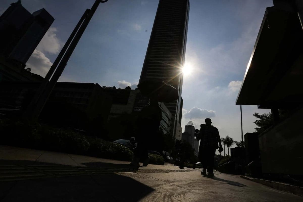 Jakarta Panas Ekstrem, Pramono Sebut Hujan Diprediksi Turun Saat Lebaran Jakarta Panas Ekstrem, Pramono Sebut Hujan Diprediksi Turun Saat Lebaran