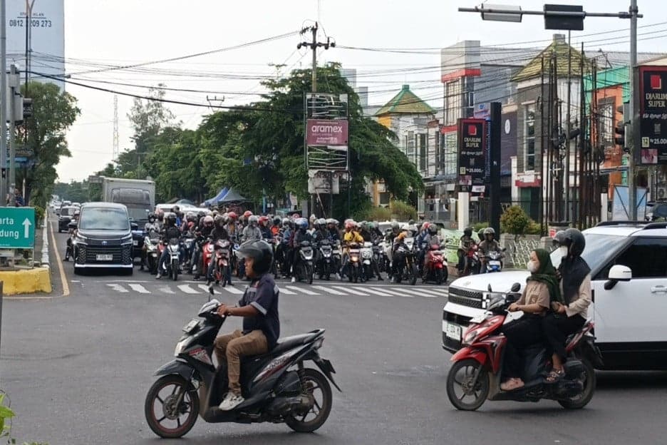 Arus Mudik Jalur Pantura Semakin Padat Sore Ini, 3 Motor Alami Kecelakaan Arus Mudik Jalur Pantura Semakin Padat Sore Ini, 3 Motor Alami Kecelakaan