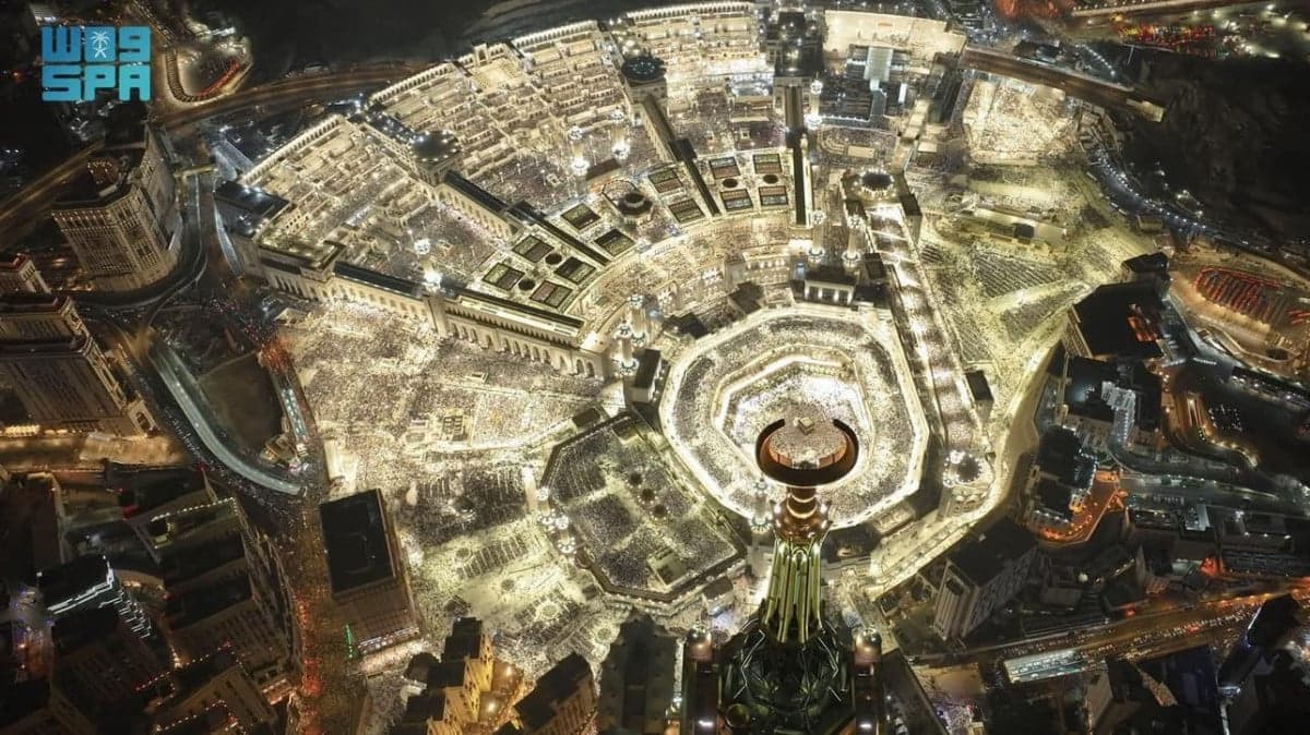 Dihantui Serangan Rudal Iran, Arab Saudi Umumkan Idulfitri pada Jumat 20 Maret Dihantui Serangan Rudal Iran, Arab Saudi Umumkan Idulfitri pada Jumat 20 Maret