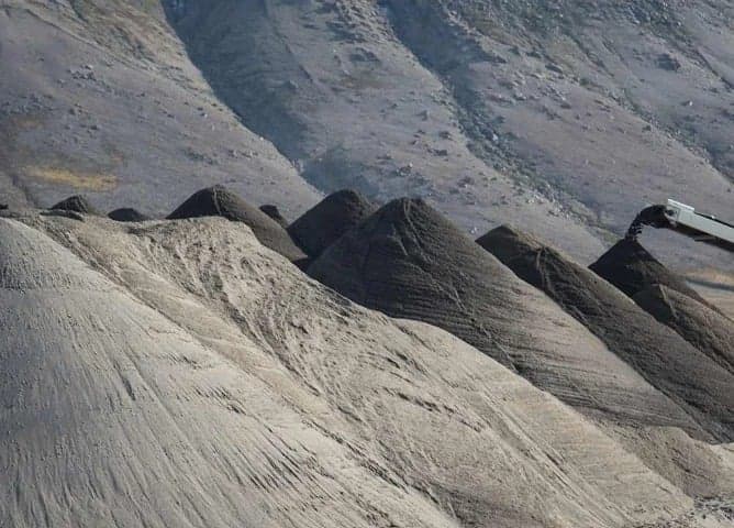 Usai Salat Idulfitri, Prabowo Halalbihalal Bersama Warga Aceh Tamiang Usai Salat Idulfitri, Prabowo Halalbihalal Bersama Warga Aceh Tamiang