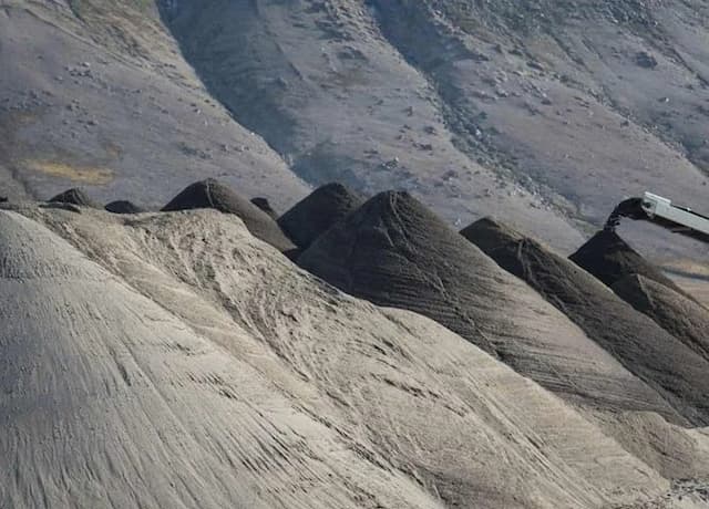 Usai Salat Idulfitri, Prabowo Halalbihalal Bersama Warga Aceh Tamiang Usai Salat Idulfitri, Prabowo Halalbihalal Bersama Warga Aceh Tamiang