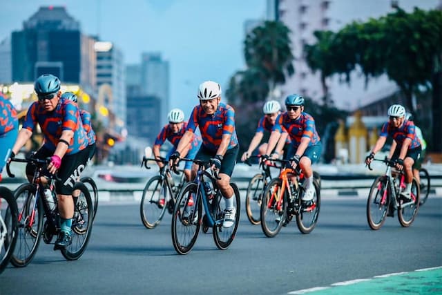 Akhiri Libur Lebaran, Saleh Husin Bersama Pramono Anung Bersepeda Sejauh 60 Kilometer Akhiri Libur Lebaran, Saleh Husin Bersama Pramono Anung Bersepeda Sejauh 60 Kilometer