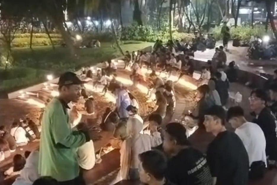 Baru Diresmikan, Taman Bendera Pusaka di Jaksel Dipenuhi Sampah Baru Diresmikan, Taman Bendera Pusaka di Jaksel Dipenuhi Sampah