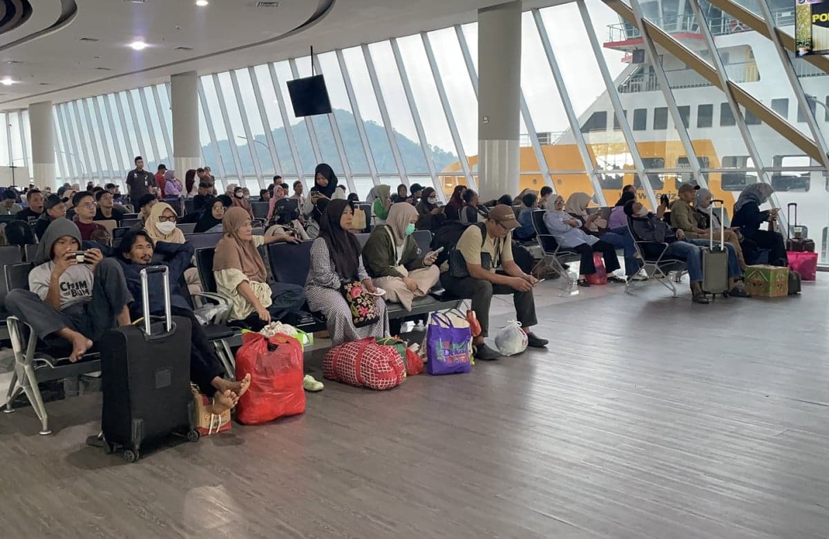 Situasi Pelabuhan Bakauheni usai Puncak Arus Balik Lebaran 2026 Gelombang Pertama Situasi Pelabuhan Bakauheni usai Puncak Arus Balik Lebaran 2026 Gelombang Pertama
