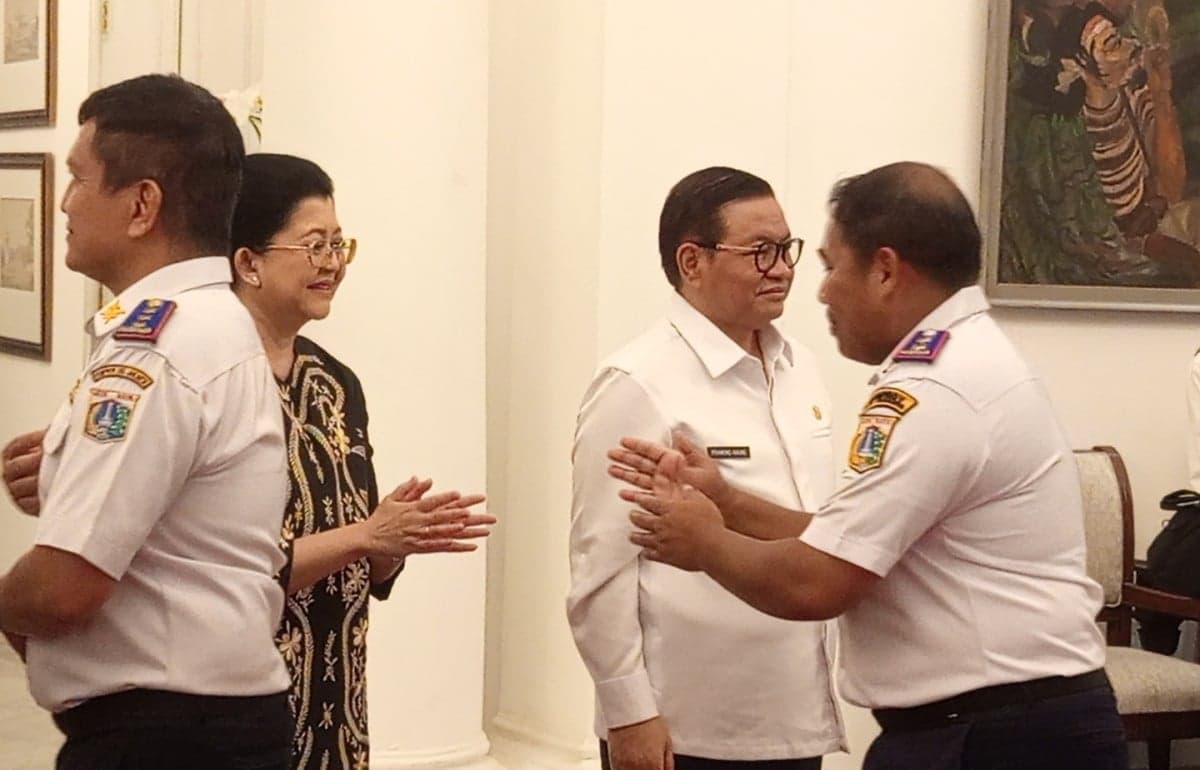 ASN Pemprov Jakarta Halalbihalal dengan Pramono-Rano di Balai Kota usai Libur Lebaran ASN Pemprov Jakarta Halalbihalal dengan Pramono-Rano di Balai Kota usai Libur Lebaran