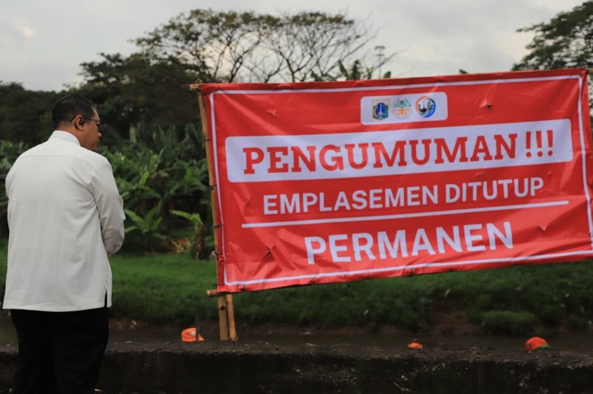 Buntut Viral di Medsos, Pembuangan Sampah Sementara di TPU Tanah Kusir Ditutup Buntut Viral di Medsos, Pembuangan Sampah Sementara di TPU Tanah Kusir Ditutup