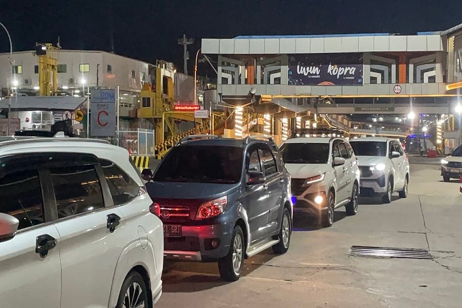 Arus Balik Lebaran, 25.000 Kendaraan Diprediksi Padati Pelabuhan Bakauheni Malam Ini Arus Balik Lebaran, 25.000 Kendaraan Diprediksi Padati Pelabuhan Bakauheni Malam Ini