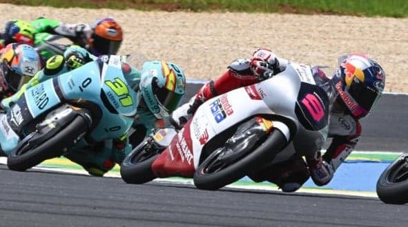 Veda Ega Kecelakaan di Moto3 Amerika Serikat, Perdana Gagal Finis Veda Ega Kecelakaan di Moto3 Amerika Serikat, Perdana Gagal Finis