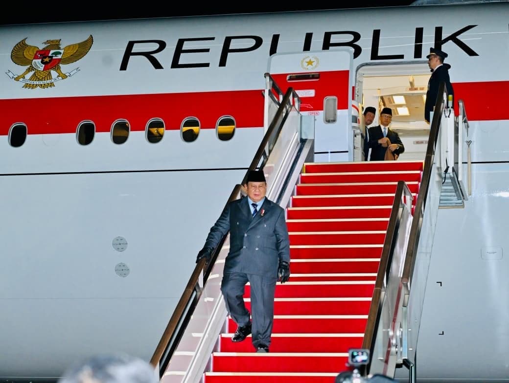 Tiba di Korsel, Presiden Prabowo Disambut 21 Dentuman Meriam Salvo Tiba di Korsel, Presiden Prabowo Disambut 21 Dentuman Meriam Salvo