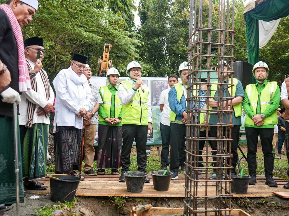 Cak Imin Ingatkan Kantor Partai Harus Berorientasi kepada Pelayanan Rakyat Cak Imin Ingatkan Kantor Partai Harus Berorientasi kepada Pelayanan Rakyat