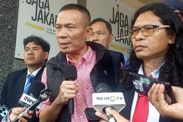 Rismon Sianipar Tanda Tangani Restoratif Justice Jokowi dan 3 Pelapor Lainnya Rismon Sianipar Tanda Tangani Restoratif Justice Jokowi dan 3 Pelapor Lainnya