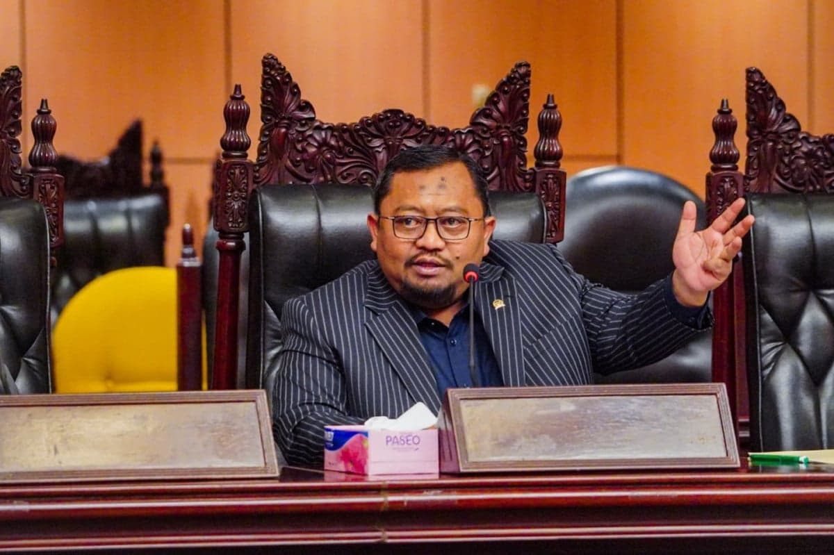 Legislator PKS Tegaskan Pelarangan Penggunaan Jilbab Pegawai Rumah Sakit Langgar HAM Legislator PKS Tegaskan Pelarangan Penggunaan Jilbab Pegawai Rumah Sakit Langgar HAM